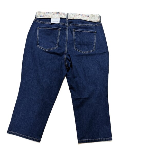 New with tags Classic Stretch denim Capri 18 Floral Belt plus size - Picture 7 of 10